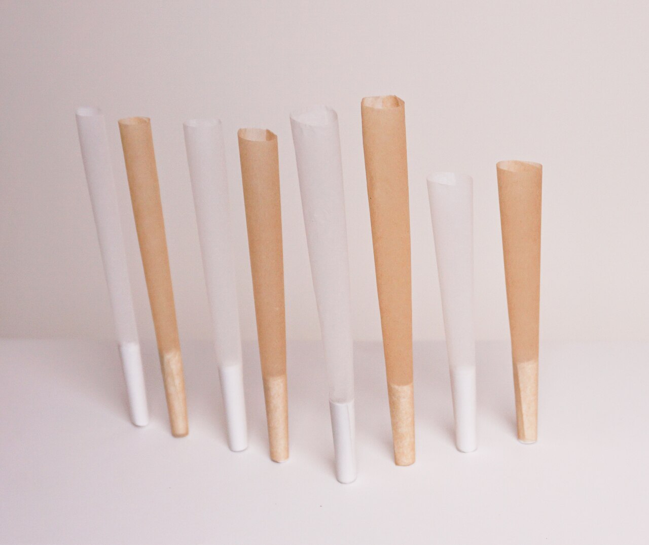 109mm Pre-Rolled Cones - White [800 Cones per Box] - Dragon Chewer